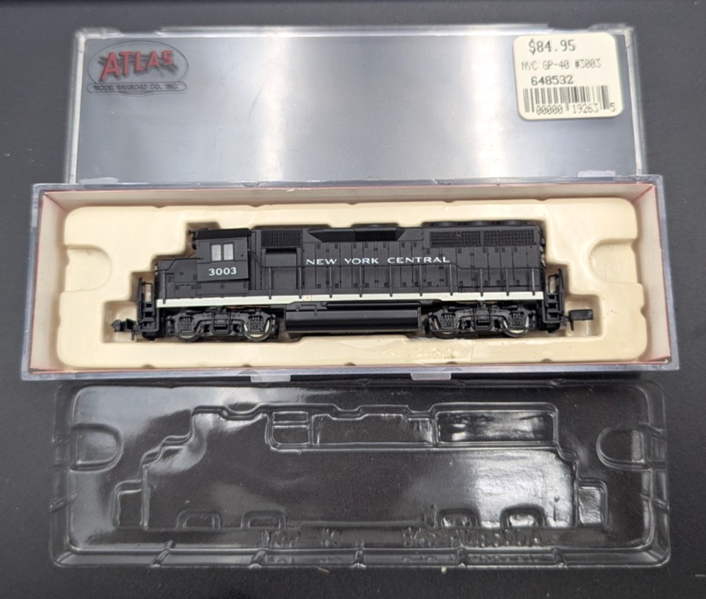 Atlas #48532 GP-40 New York Central #3003 NYC Diesel Locomotive N Gauge